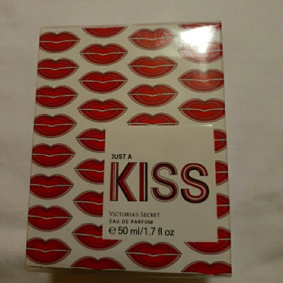 Just a kiss by Victoria secret - Picture 3 of 5